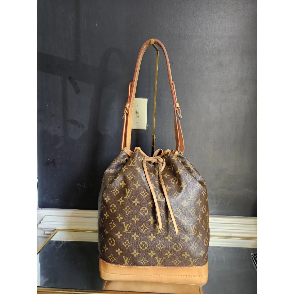 LOUIS VUITTON Monogram Noe Shoulder Bag